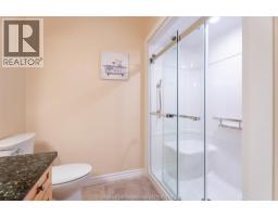 27 McIntosh AVENUE - 27