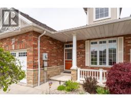 27 McIntosh AVENUE - 3