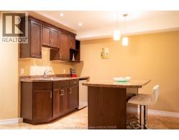 27 McIntosh AVENUE - 30