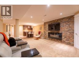 27 McIntosh AVENUE - 34