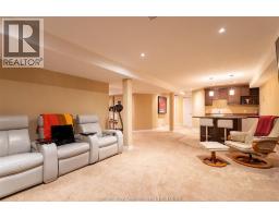 27 McIntosh AVENUE - 35