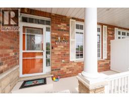 27 McIntosh AVENUE - 4