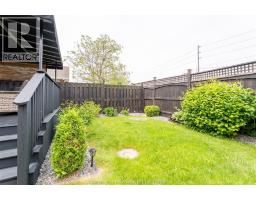 27 McIntosh AVENUE - 45