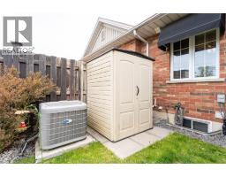 27 McIntosh AVENUE - 46