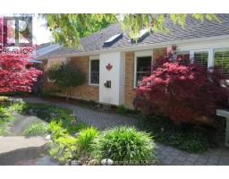 8 CHRISTINA PLACE - 38