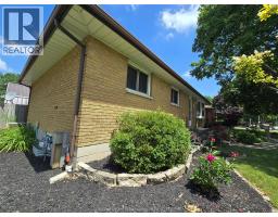 83 HOLLAND AVENUE - 3