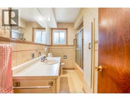 252 Tweedsmuir AVENUE East - 18