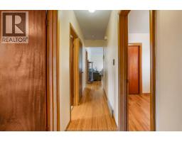 252 Tweedsmuir AVENUE East - 25
