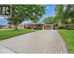 252 Tweedsmuir AVENUE East - 3