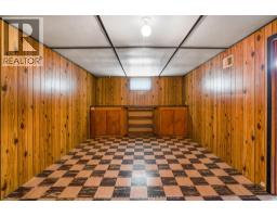 252 Tweedsmuir AVENUE East - 33