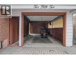 252 Tweedsmuir AVENUE East - 5