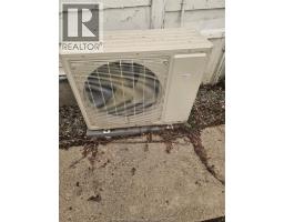 82 Taylor AVENUE - 13