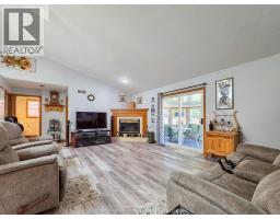 93 GREGORY DRIVE - 14