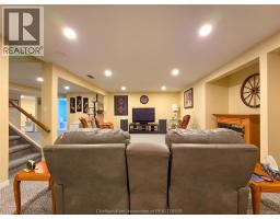 93 GREGORY DRIVE - 36