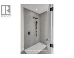 26 Rosewood CRESCENT - 22