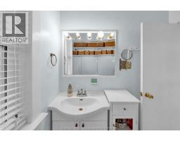 448 Queen STREET - 18