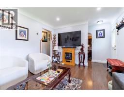 6 BIDDELL AVENUE - 7