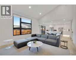 15 Churchill Park ROAD - 11