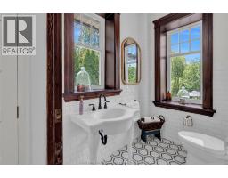 411 King STREET West - 21