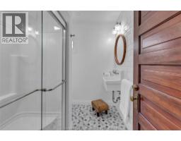 411 King STREET West - 37