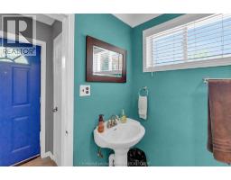 94 Dundas STREET - 14