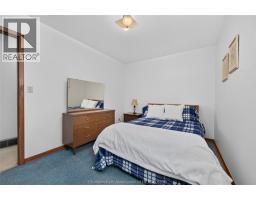 18 CAMEO DRIVE - 16