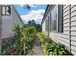45 Oxley DRIVE - 33