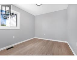 7 OXLEY DRIVE - 18
