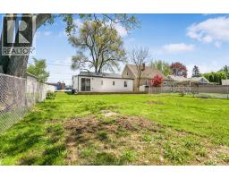7 OXLEY DRIVE - 27