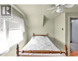 17 Grand AVENUE - 35