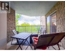 10 VAN ALLEN AVENUE - 34