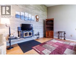 32 MAPLE STREET - 5