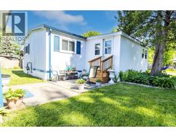 42 Regency DRIVE - 33