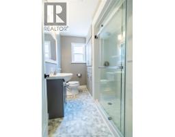 82 McFadden AVENUE - 16