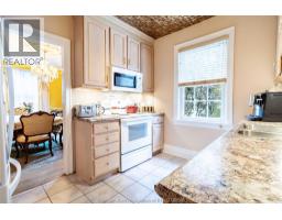 310 VICTORIA AVENUE - 12