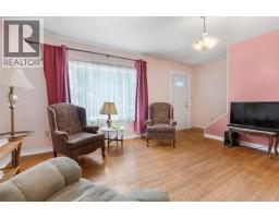 43 OXLEY DRIVE - 11