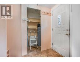 43 OXLEY DRIVE - 18