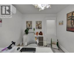 1134 Elizabeth STREET - 24