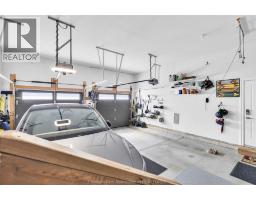 27 TRACY DRIVE - 25