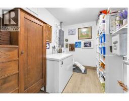 27 TRACY DRIVE - 28