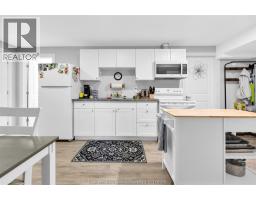 27 TRACY DRIVE - 32