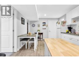 27 TRACY DRIVE - 33