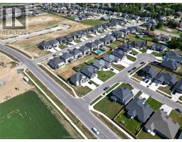 27 TRACY DRIVE - 45