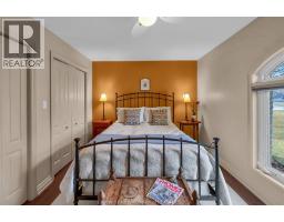 19 Campbell STREET - 32