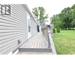 15895 Longwoods ROAD - 5