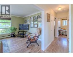 63 Warwick DRIVE - 10