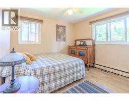 63 Warwick DRIVE - 12