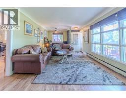 63 Warwick DRIVE - 5