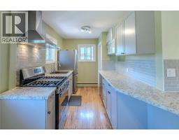 63 Warwick DRIVE - 7