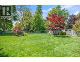 18 WOODLAND AVENUE - 48